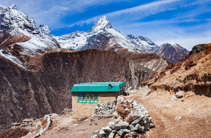 Lobuche Peak with EBC -18 Days