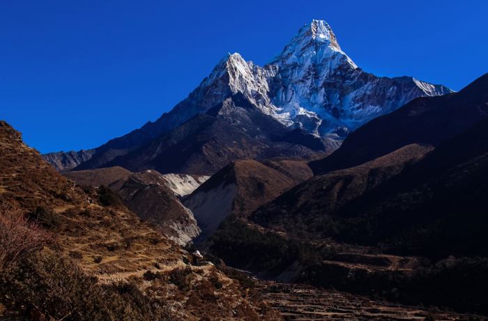 Amadablam Base Camp - 8 Days 